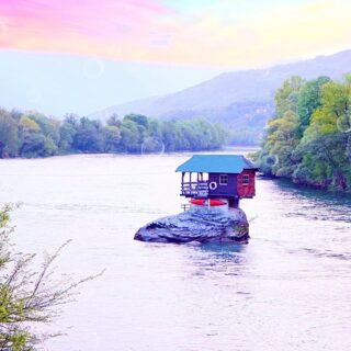 My definition of Home 🏡❤️

Would you like to stay in a home where you are surrounded with trees who wisper, water plays soothing music and wild wind dances on the tunes of universe…

This beautiful attraction “House on Drina” which was built on single rock is a must visit place for its beautiful history and where you can witness opposite side Boston border with a scenic view😍

Would you love to stay in this house with your boo ? ❤️❤️

#serbia #serbiatourism #placestovisit #beautifuldestinations #travelphotography #travelgram #explorer #explorepage #thevibrantbirdie #passportready #passionpassport #opticalillusion #visitserbia #wanderlust #myhome #traveltheworld